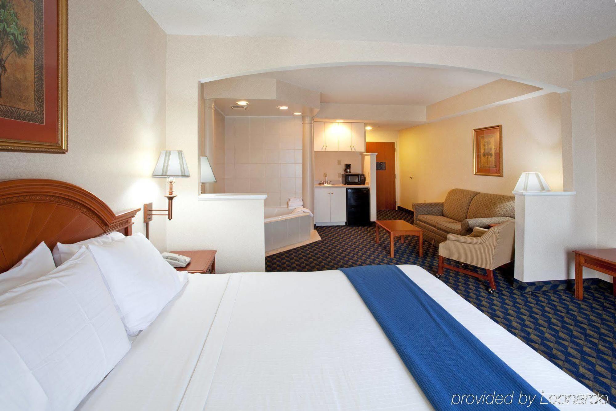 Holiday Inn Express & Suites Orangeburg By Ihg Екстер'єр фото