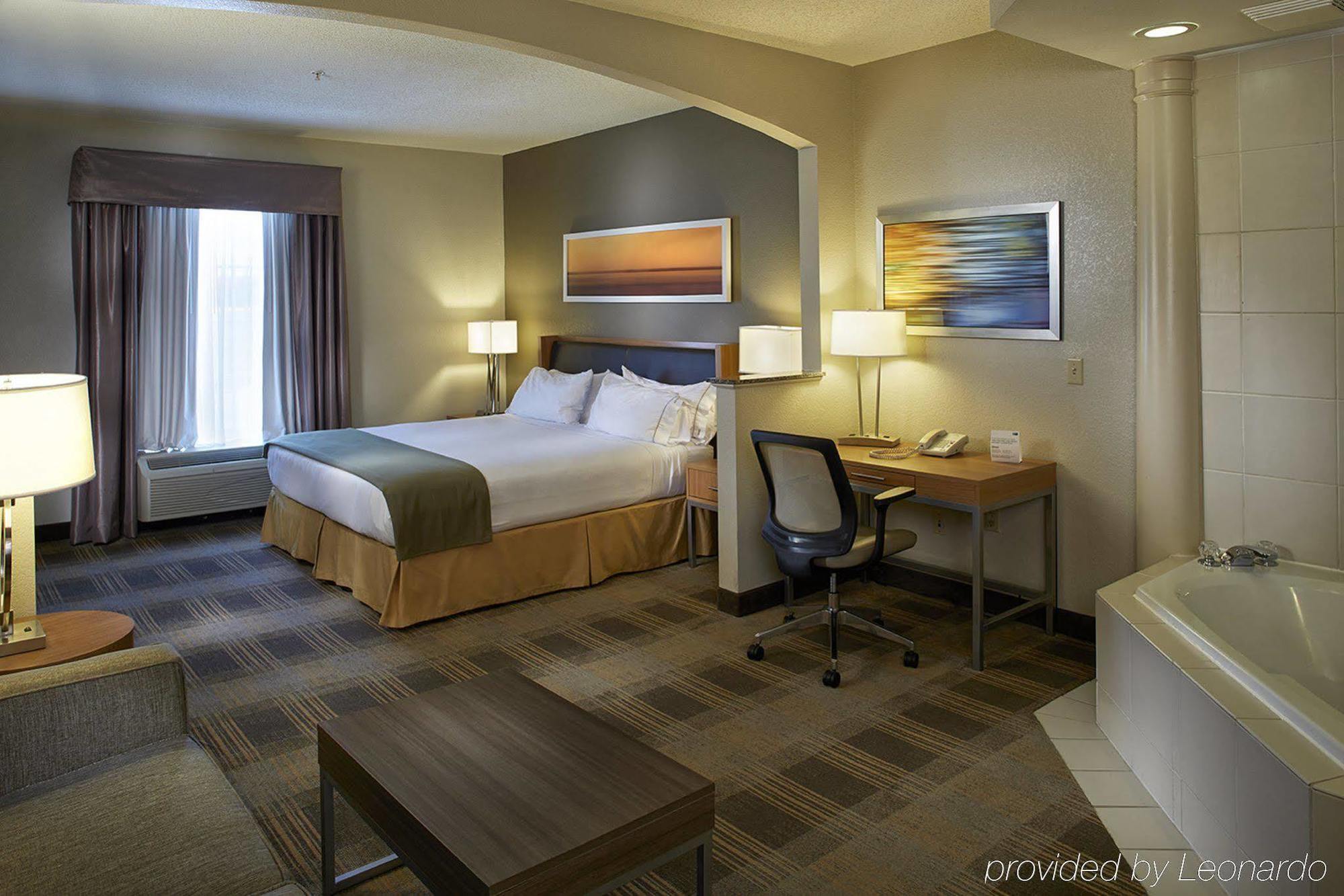 Holiday Inn Express & Suites Orangeburg By Ihg Екстер'єр фото